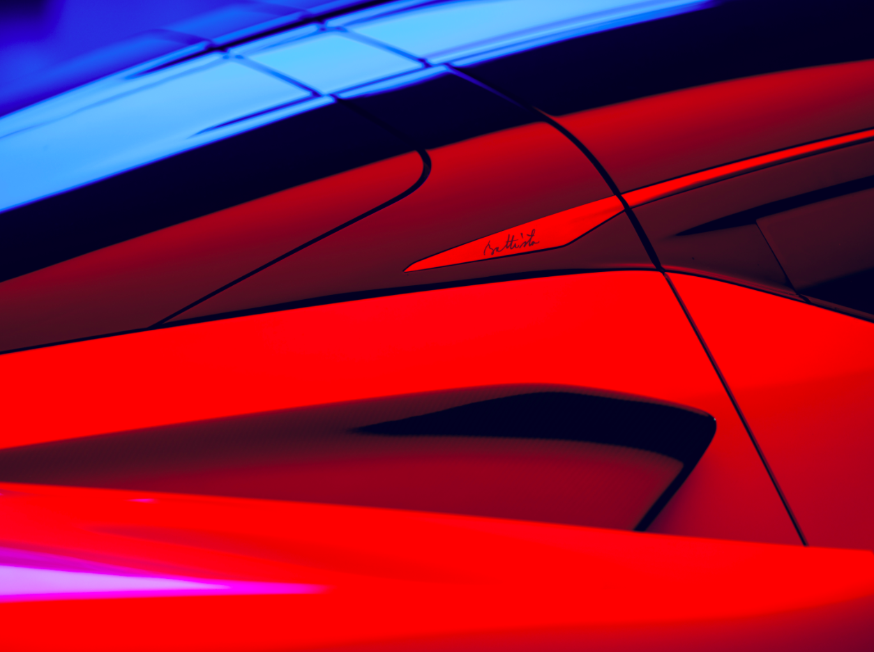 White Battista close-up 2 (studio).png